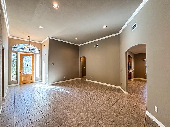 4th image of 304 Deer Hollow Dr