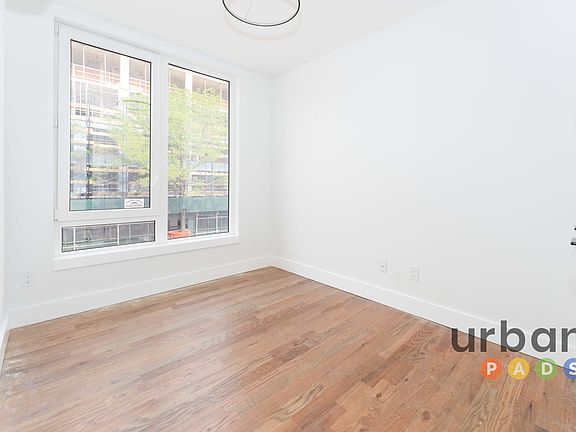 3rd image of 76 Linden Blvd #2C
