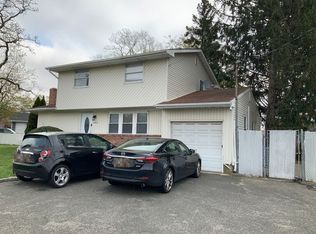 104 Granny Rd, Farmingville, NY 11738