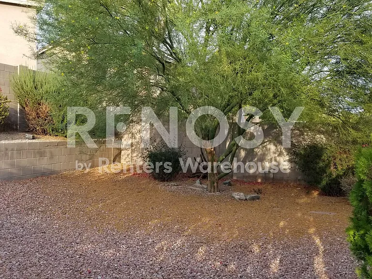 1744 W Frye Rd — Photo 27