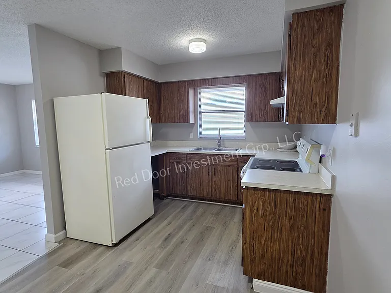 3831 NE 41st St #D — Photo 8