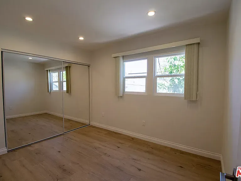 1127-1135.5 N Vista St — Photo 11