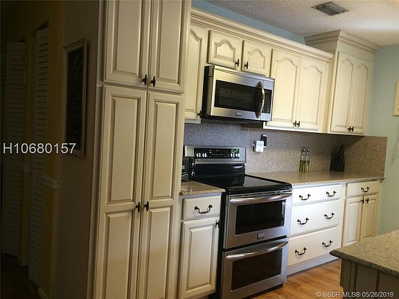 2nd image of 10244 SW 50th St