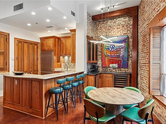 4th image of 840 Tchoupitoulas St APT 213