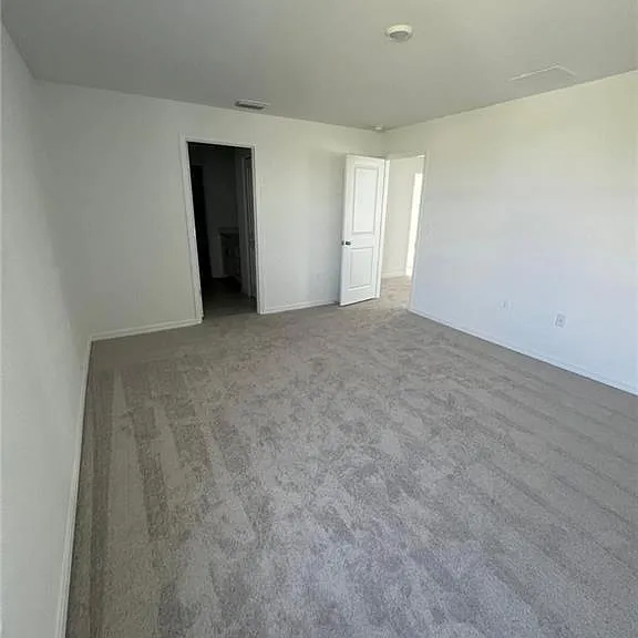 19550 Fairhill Ct — Photo 6
