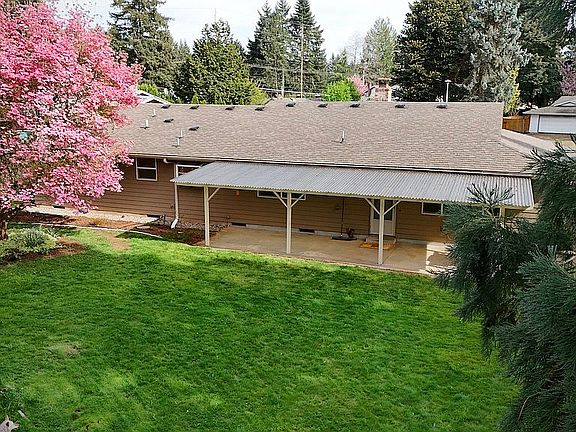 4th image of 9206 NE 53rd St