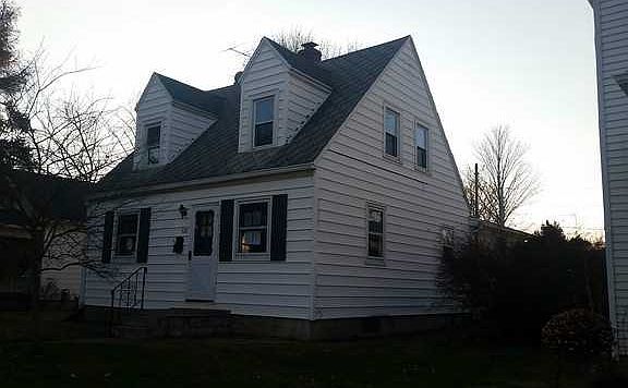 2nd image of 528 N Oakland St