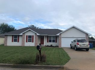 105 Canon Ave, Clever, MO 65631
