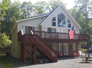 166 Deer Trail Dr, Hawley, PA 18428