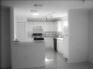 21130 NE 3rd Ave, Miami, FL 33179