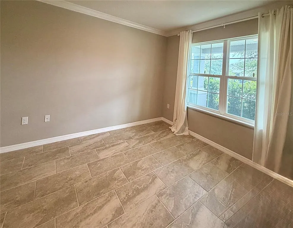 5 bed, 3.5 bath, 3158 sqft, $3,500 — Photo 3