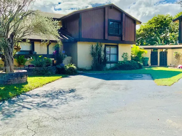 12818 SW 71st Ln, Miami, FL 33183