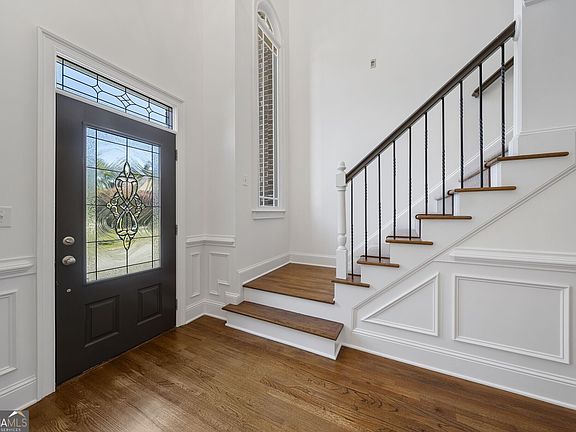4th image of 1003 Nottingham Ln NE