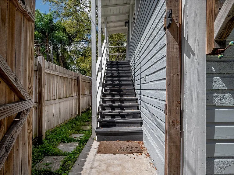 N Seminole Ave — Photo 1
