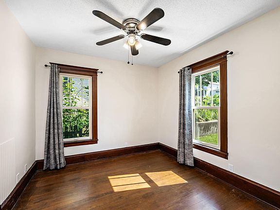 5th image of 2914 Fillmore St NE
