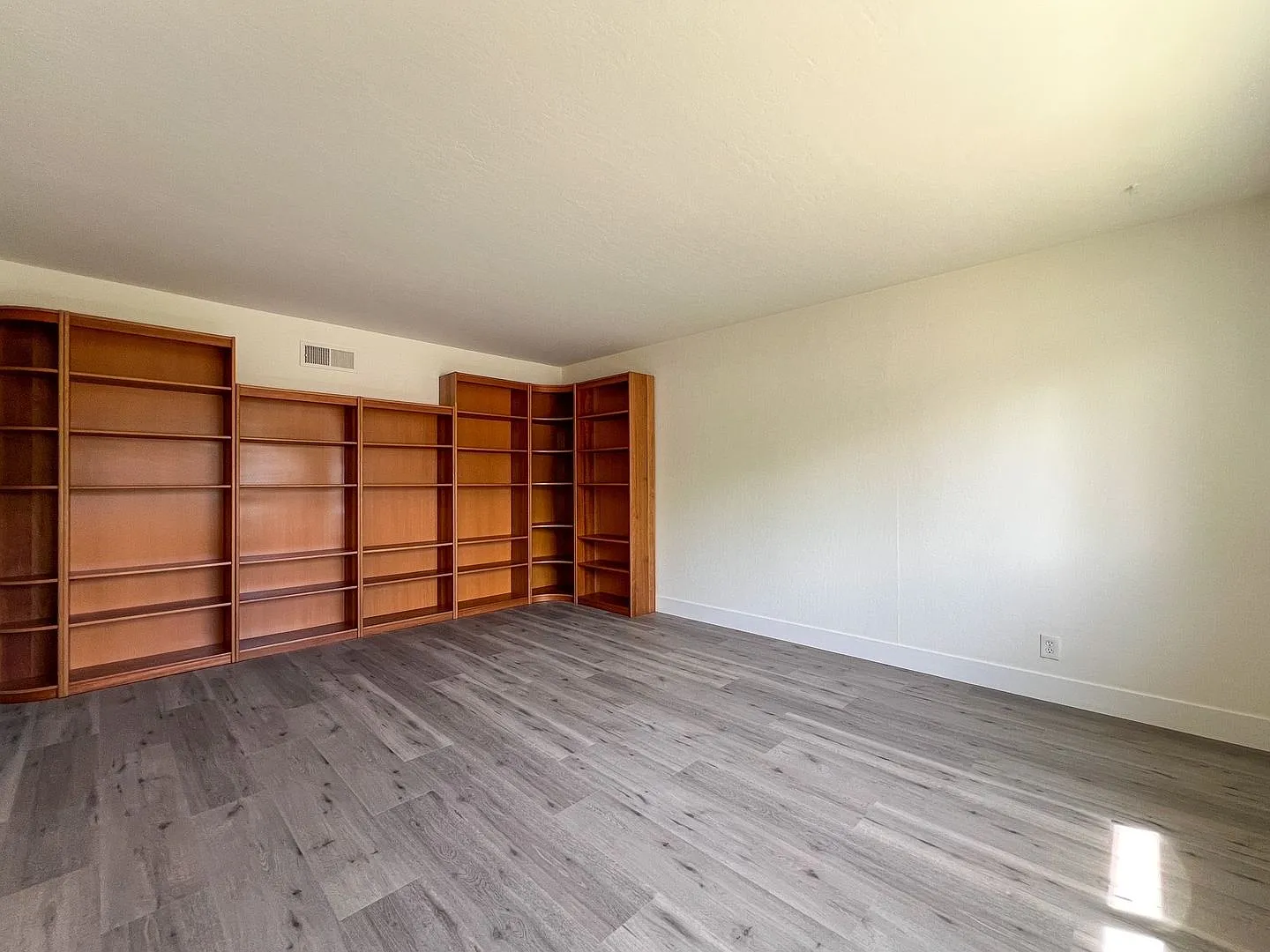 Conveniently Located Four Bedroom Bel Aire Home — Photo 4