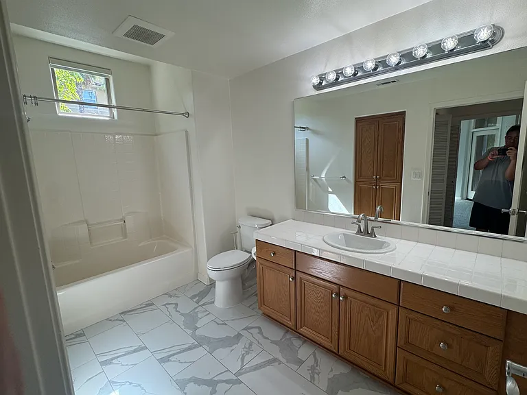 2nd bathroom