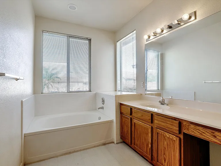 2107 Expedition Way — Photo 25