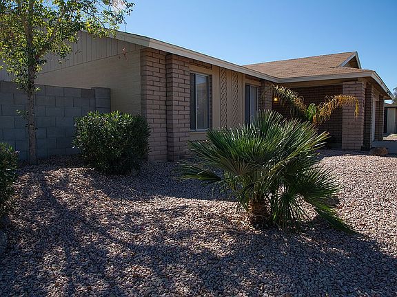 3rd image of 2039 E Pueblo Ave