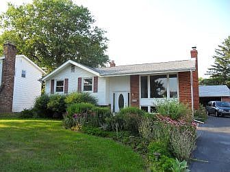 1st image of 20 Rockrose Dr