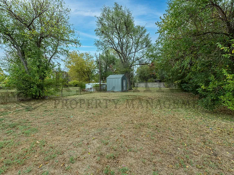 726 S Bonn St — Photo 3