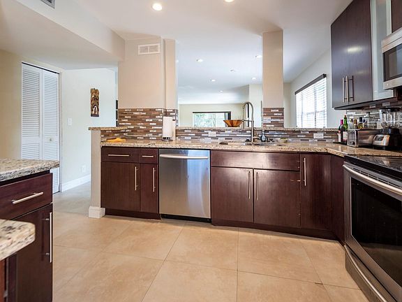 5th image of 6061 N Falls Circle Drive #201