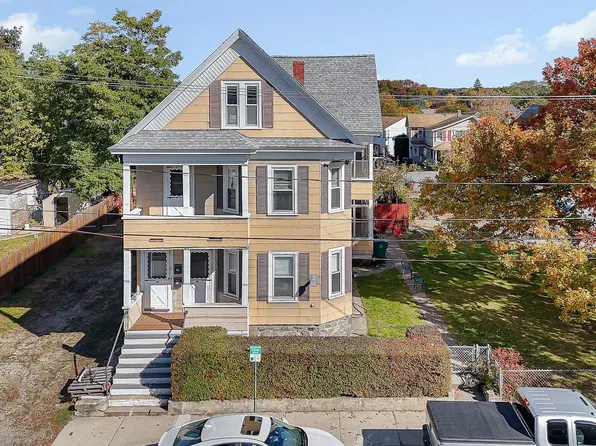 45-47 Dracut St, Lowell, MA 01854