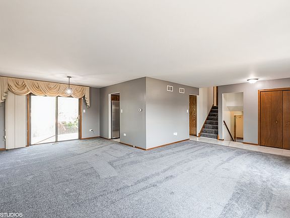 4th image of 16460 Prince Dr