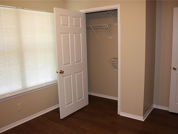 5th image of 2208 Katy Ln Unit D