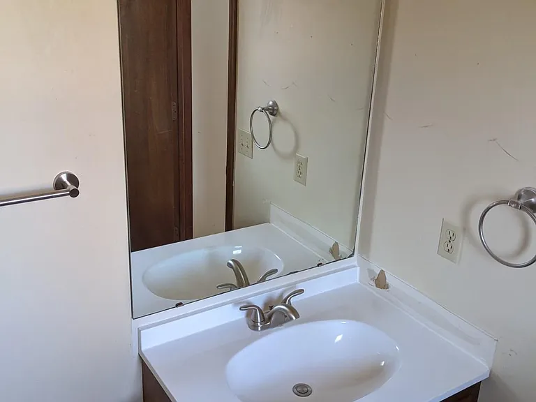 1426 S Saint Marys Ave — Photo 6