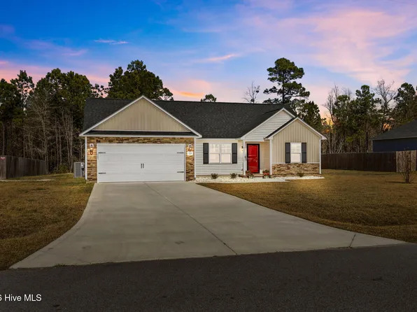 704 W Warner Court, Hubert, NC 28539