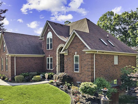 2nd image of 859 Abingdon Ln