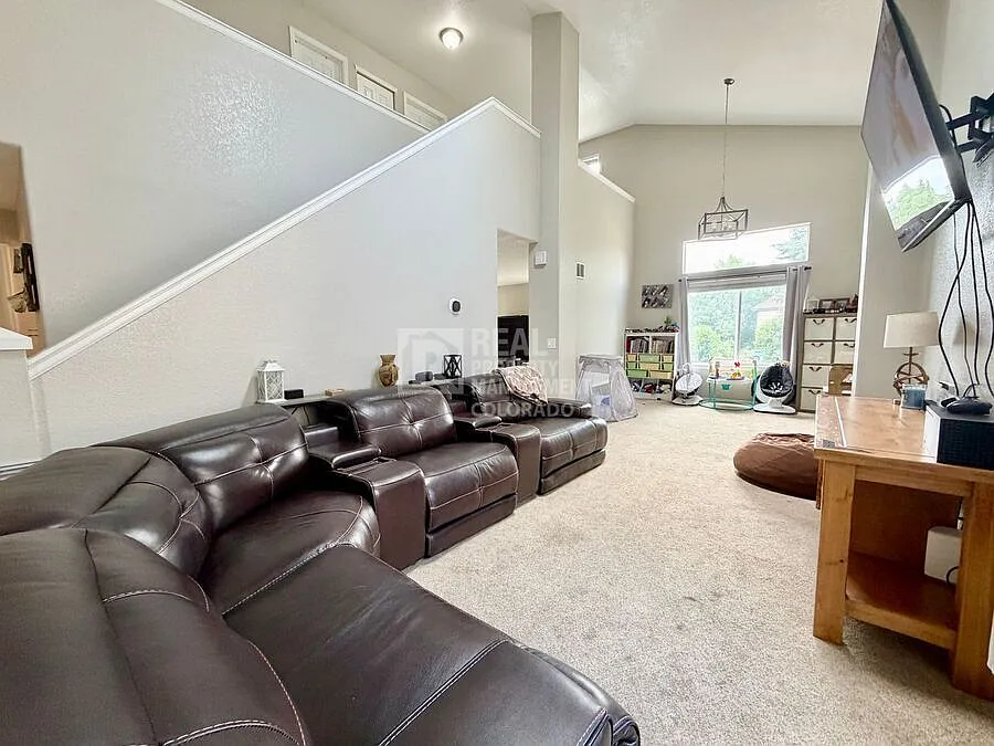 4-bedroom, 2.5-bathroom Home in Highlands Ranch — Photo 4