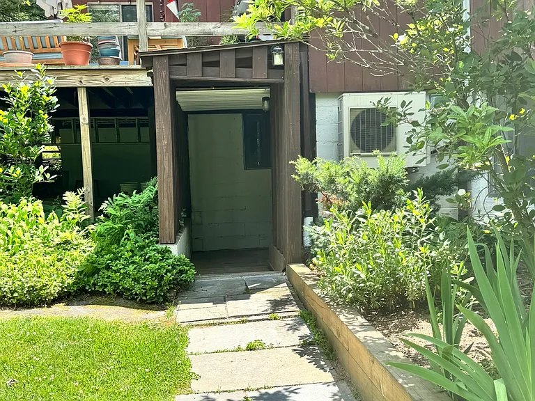 1 Hillside Ave — Photo 2