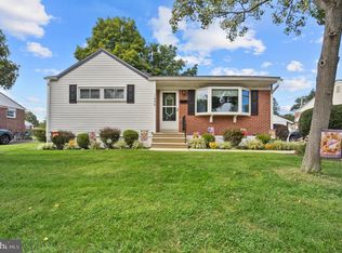 1039 11th Ave, Folsom, PA 19033