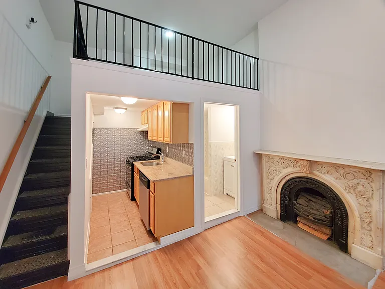 116 E 31st St #2G — Photo 6