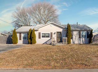 1016 Clubhouse Dr, Forked River, NJ 08731