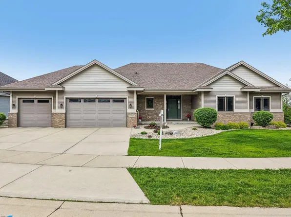 1405 Emerald Court, Waunakee, WI 53597