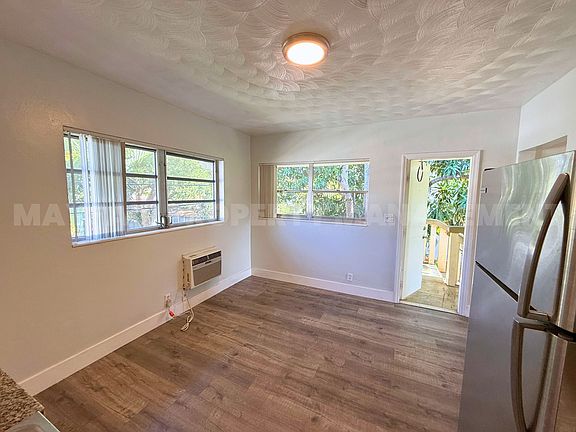 4th image of 312 NE 15th Ave APT 10