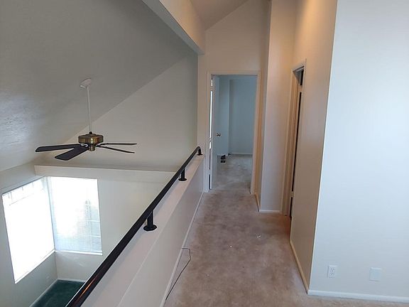 5th image of 1469 W Harbor Pointe Dr