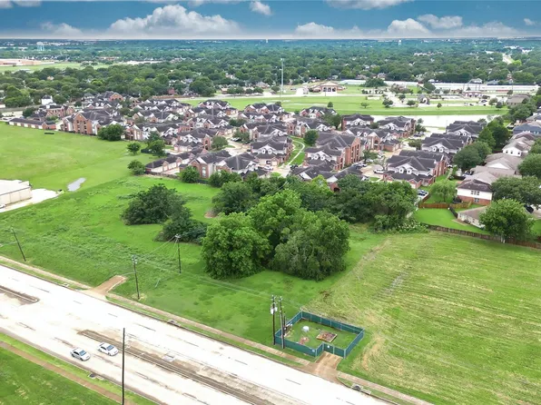 2218 B F Terry Blvd, Rosenberg, TX 77471