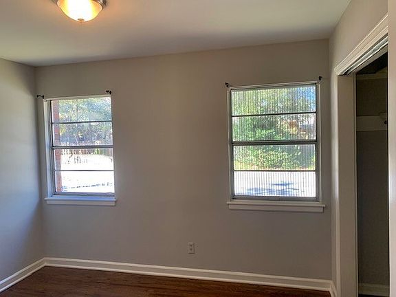 4th image of 301 E 60th St APT 4
