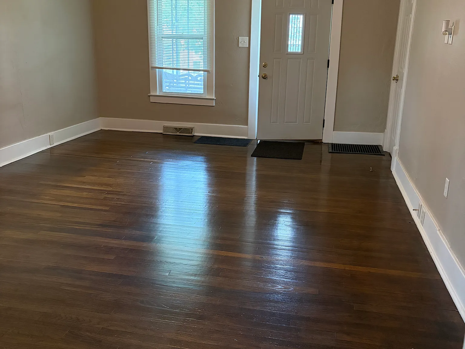 3 bed, 1200 sqft, $1,475 — Photo 2