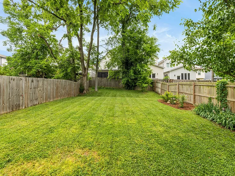 532 Westboro Dr — Photo 38