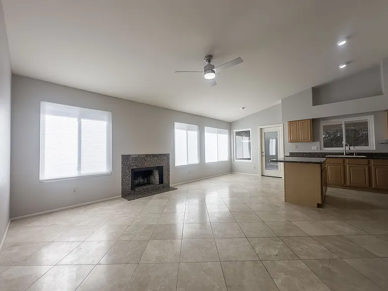 152 W La Vieve Ln — Photo 11