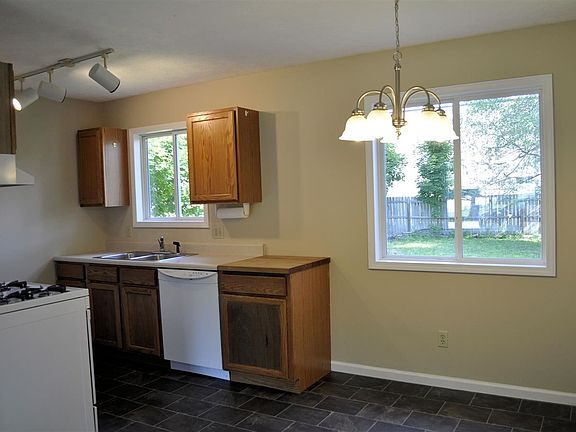 5th image of 1231 Plainview Ave