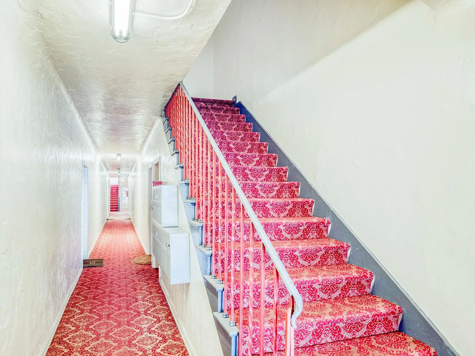 Gordon Street Apartments — Photo 4