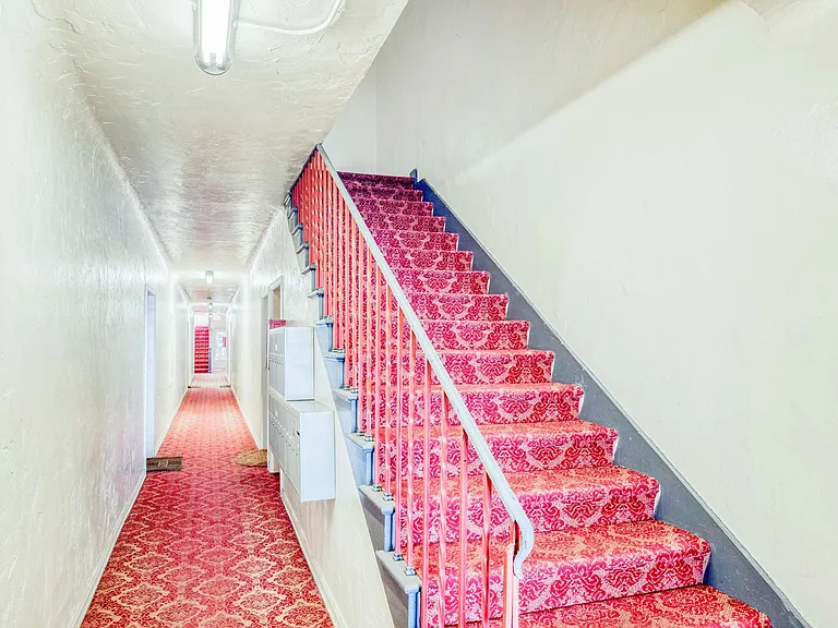 Gordon Street Apartments — Photo 4