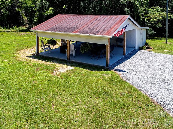 5th image of 2221 New Hope Church Rd