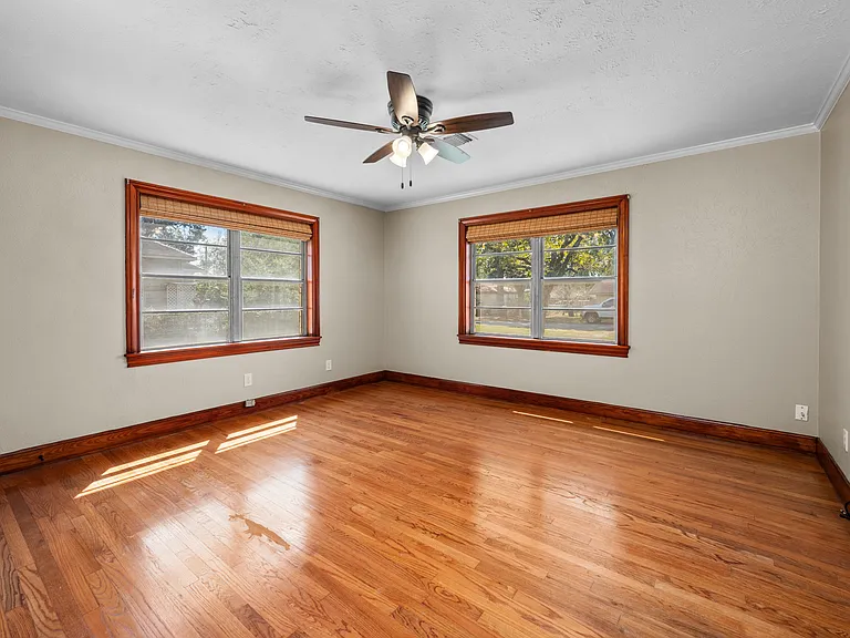 940 Hardeman St — Photo 14